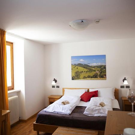 Locanda Alpina A 1250 Mt Ала Экстерьер фото