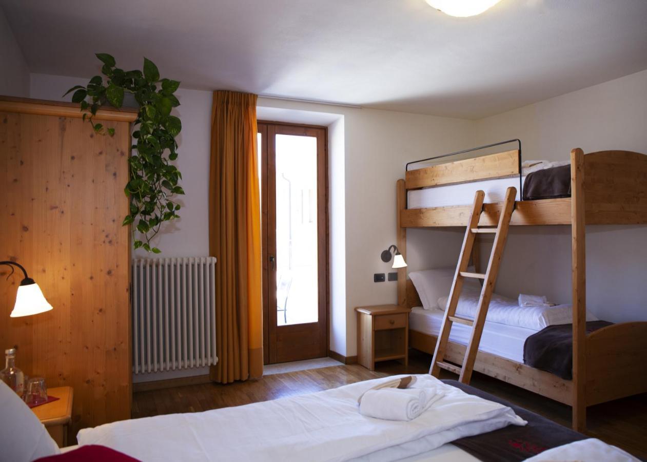 Locanda Alpina A 1250 Mt Ала Экстерьер фото